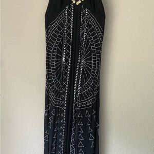 Elegant Black and White Geometric Maxi Dress